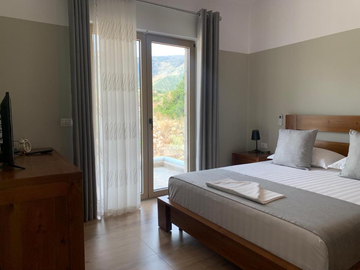 Vila 8 Hotel Himare Exterior foto